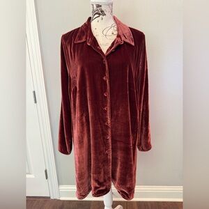 New without tags Soft Surroundings Velvet Top l